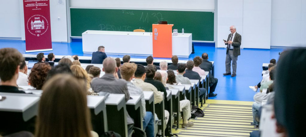 Budapest University of Technology and Economics ile ilgili 2025 eğitim ücretlerini temsil eden bilgilendirici grafik veya tablo içeren bir görsel tasarım.