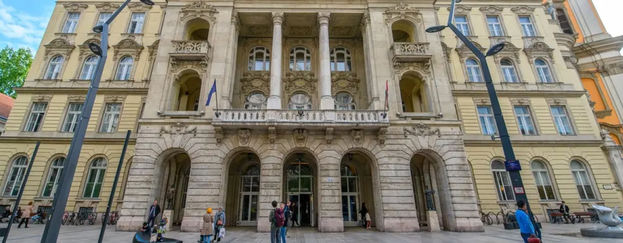 Macaristan’daki Eötvös Loránd Üniversitesi’nin (ELTE) küresel üniversite sıralamalarındaki yeri ve performansı.